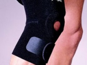 老人保护膝盖最好戴上护膝