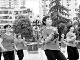 老年人要健身和健脑并行