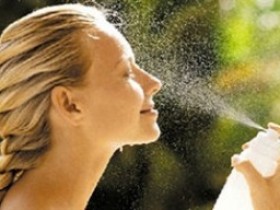 补水喷雾怎么用对护肤好