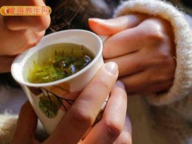 秋燥先润肺有秘方 西洋参茶饮缓解气喘