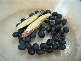 甘草黑豆汤 能帮助调理身体「解百毒」,做法在这裡!
