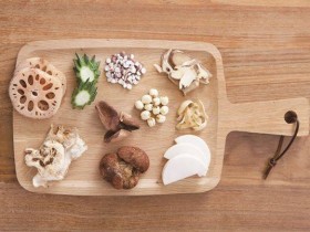 火锅吃腻了?剥皮辣椒元气汤底,温补健身