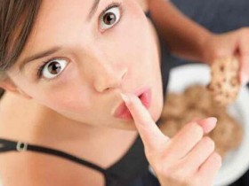 子宫肌瘤可进补吗?经期前后调理,喝黑糖红豆汤