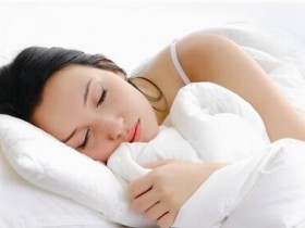 翻来覆去睡不着?6饮料睡前喝一点,睡意轻松来