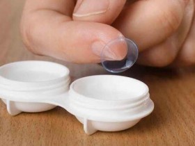 别戴着污垢入睡!角膜塑型片彻底清洁,更要用对方法