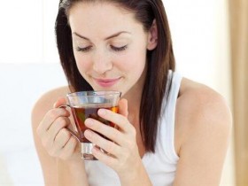 夏日湿热要凉补!荷叶4茶饮除湿消水肿