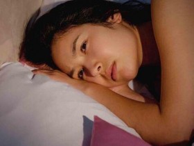完事失眠睡不好不仅记忆力会变差、易发胖,10大病症也与它有关