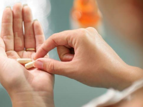 吃钙片会造成尿路结石吗?挑选钙片,别忘这2种成分