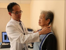 防骨松吃钙片就好?巧补维他命D保骨、抗发炎