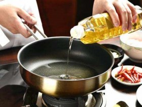 猪油vs植物油   医生:烹饪选错油秒致癌