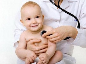 宝宝肠胃型感冒,扁桃体发炎还吐,怎么办?