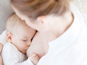 婴儿喂母乳就好?何时可添副食品?让小儿科医师来解答
