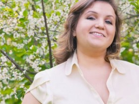 巧用精油丰胸 告别飞机场下垂胸