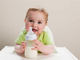 宝宝为什么会吐奶？婴儿吐奶怎么办？