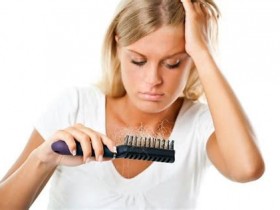 女人掉头发是什么原因？掉发严重怎么办？