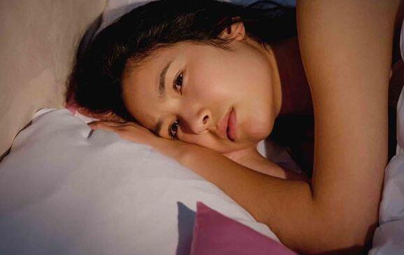 完事失眠睡不好不仅记忆力会变差、易发胖，10大病症也与它有关