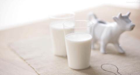 喝牛奶是个技术活 牛奶什么时候喝最好？