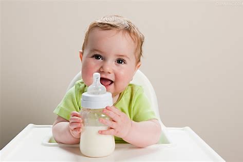 宝宝为什么会吐奶？婴儿吐奶怎么办？